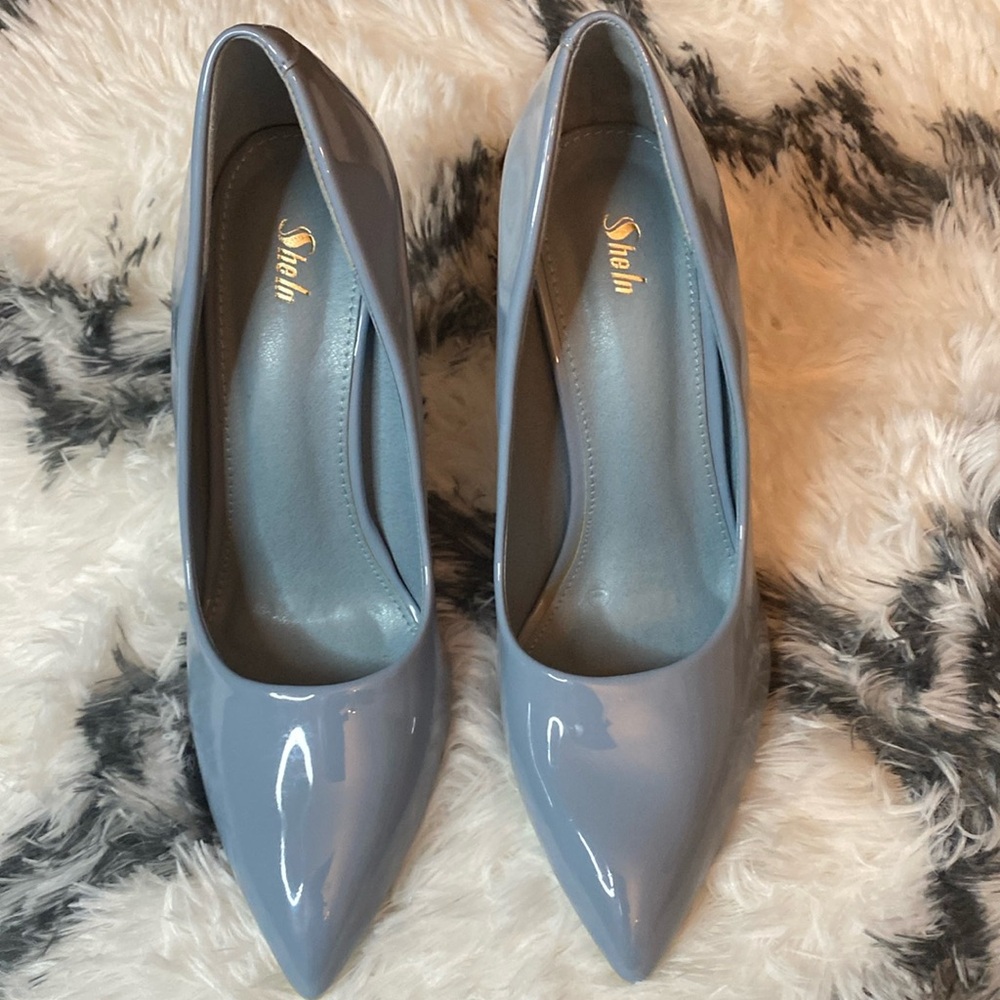 Sheln Powder Blue Gray Patent Leather High Heels Size 8 New